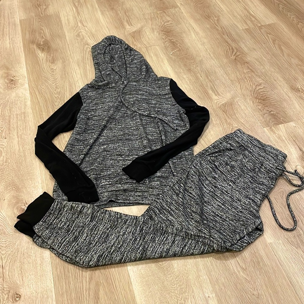 Velvet by Graham & Spencer matching Lounge set